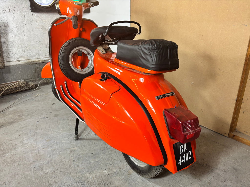 Vespa Super 150 1972 Orange No 814