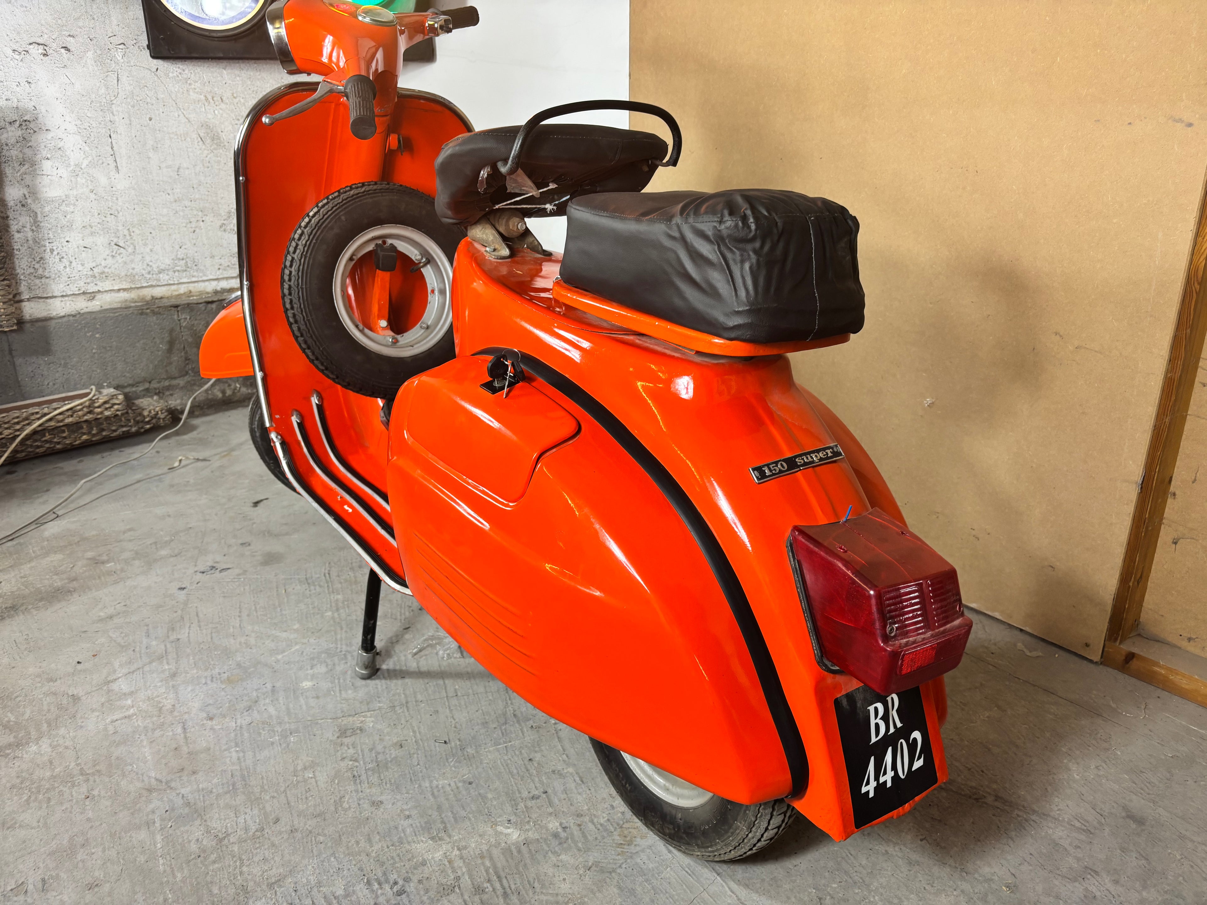 Vespa Super 150 1972 Orange No 814