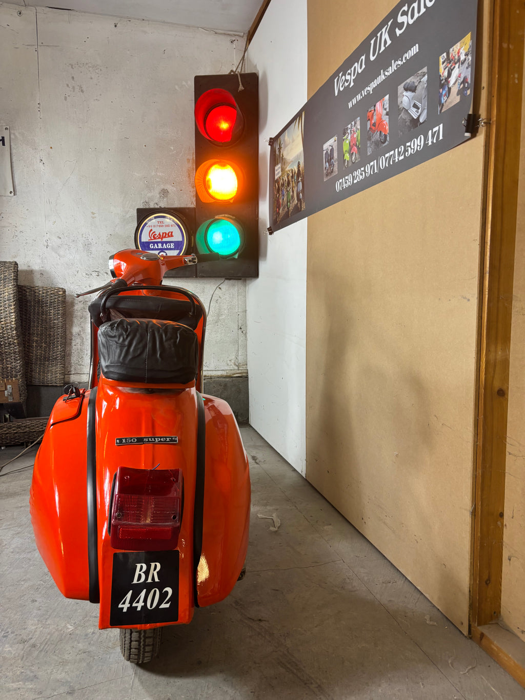 Vespa Super 150 1972 Orange No 814